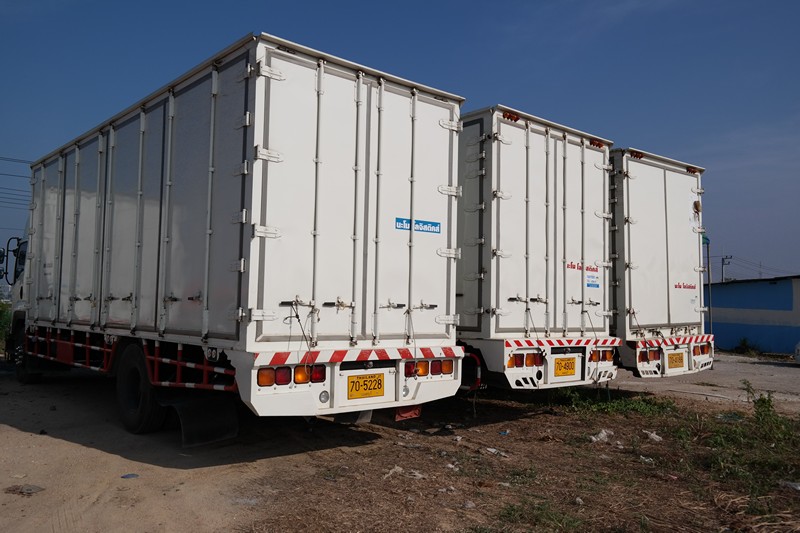 รถขนส่ง